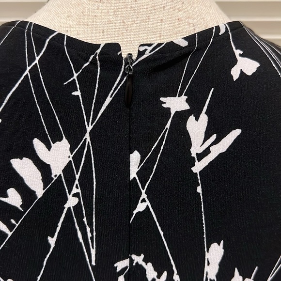 Adrianna Papell Floral Bodycon Dress in Black and White, Size 8 - Picture 10 of 16